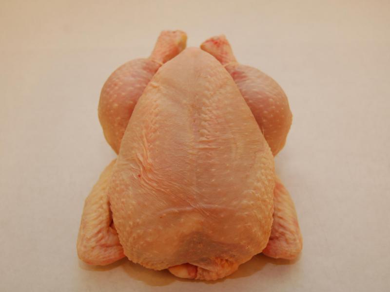 Poulet - Notre poulet est disponible en plusieurs tailles, différentes découpes et préparations. Produits dans nos propres ateliers ou venant de nos fournisseurs de confiance.